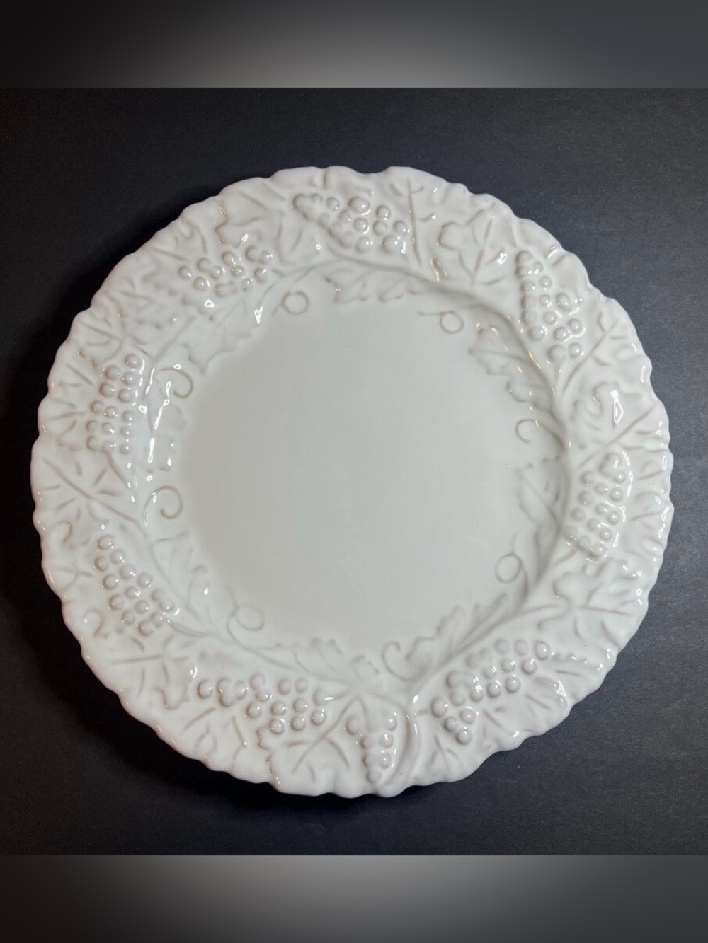 Vintage PV Italy Signed Ceramic Grapevine & Leaf Embossed Serving Plate 10"
